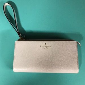SOLD!! NWOT Kate Spade Wristlet
